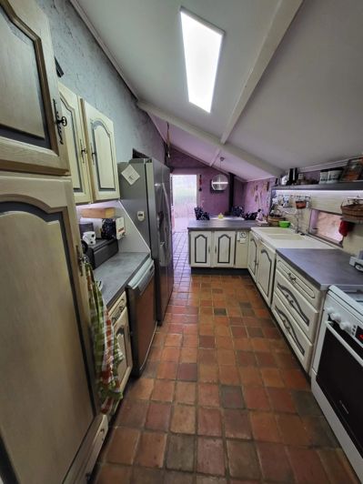 Image No.7-5 Bed House for sale