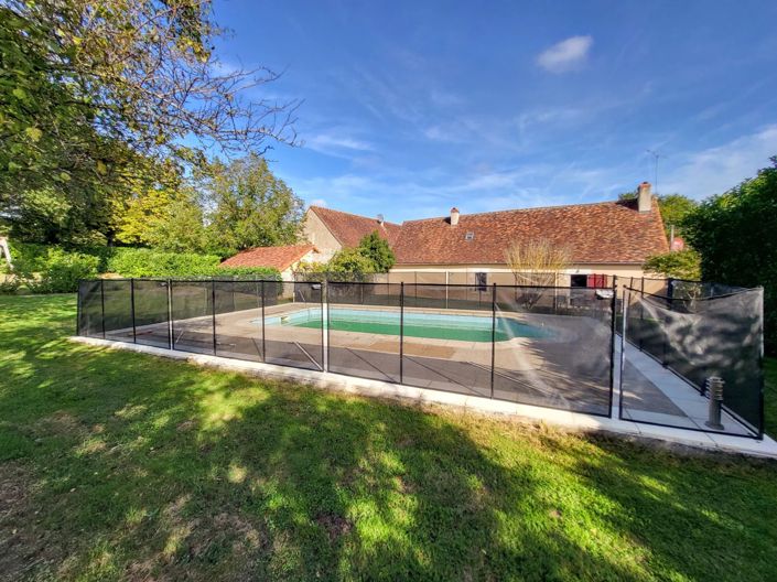 Image No.9-8 Bed House for sale