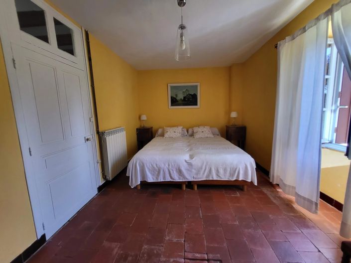 Image No.6-8 Bed House for sale