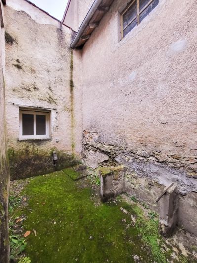 Image No.14-2 Bed Townhouse for sale