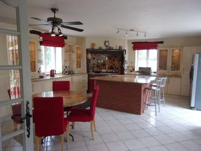 Image No.10-6 Bed House for sale