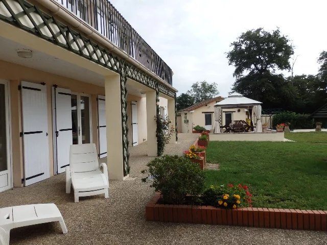 Image No.12-6 Bed House for sale