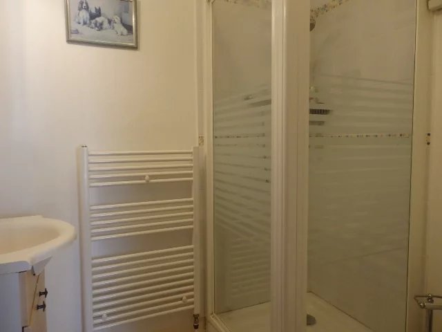 Image No.16-6 Bed House for sale