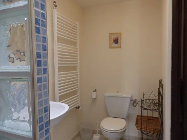 Image No.22-6 Bed House for sale