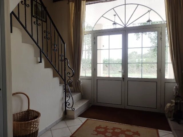 Image No.5-6 Bed House for sale