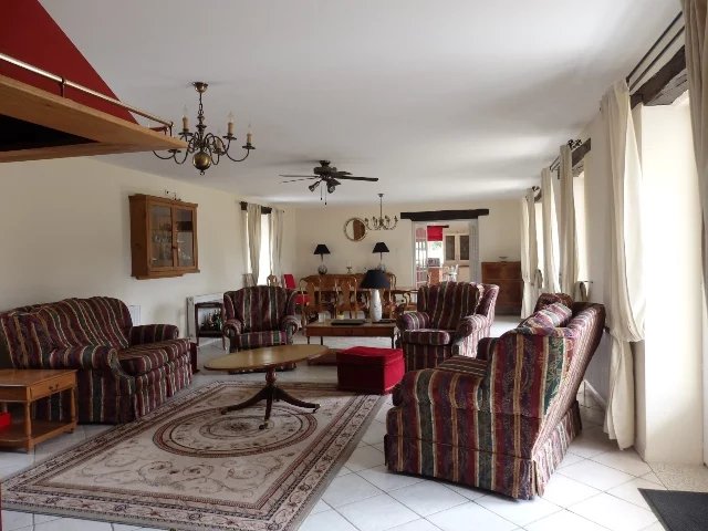 Image No.6-6 Bed House for sale