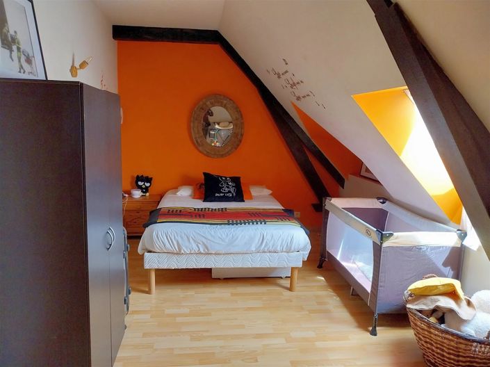 Image No.11-6 Bed House for sale