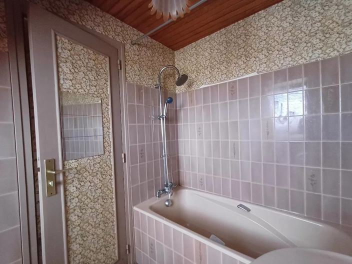 Image No.11-3 Bed House for sale