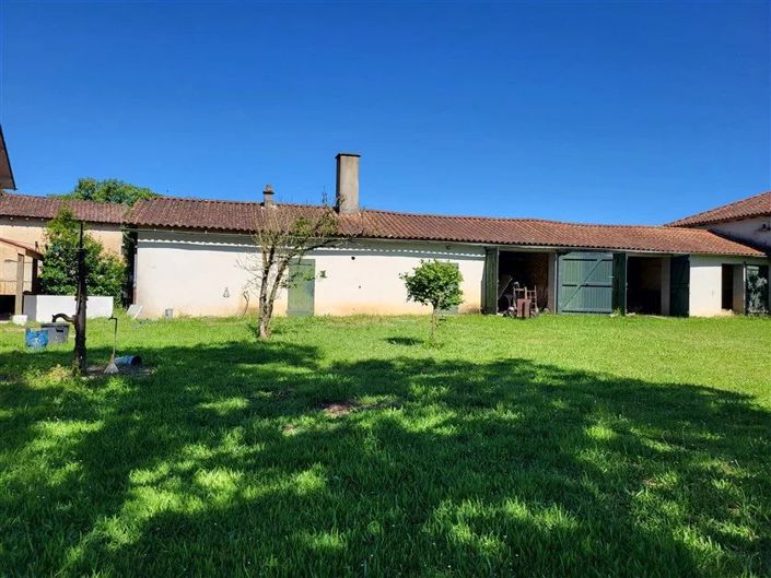 Image No.2-4 Bed Farmhouse for sale