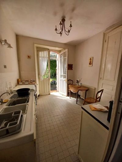 Image No.11-6 Bed House for sale