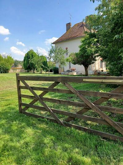 Image No.2-6 Bed House for sale