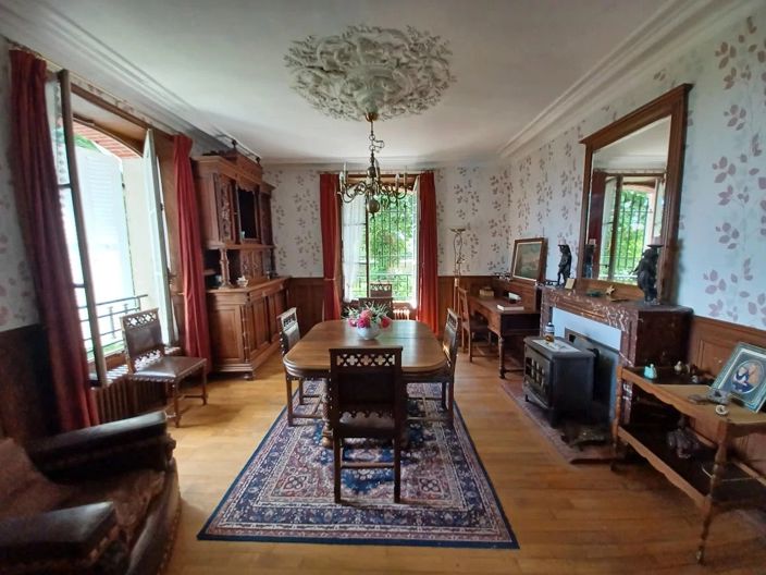 Image No.7-6 Bed House for sale