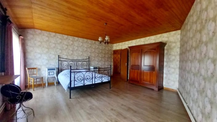 Image No.16-6 Bed House for sale