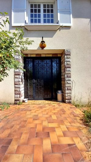 Image No.2-6 Bed House for sale