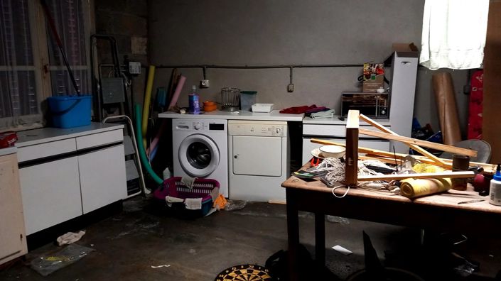 Image No.21-6 Bed House for sale