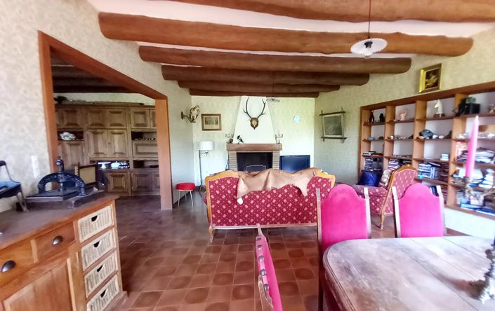 Image No.8-6 Bed House for sale