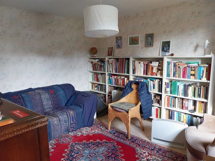 Image No.5-2 Bed House for sale