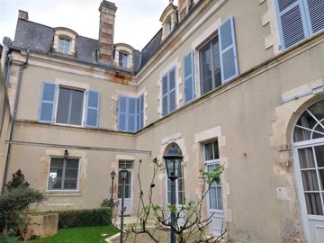 1 - Saint-Savin, House
