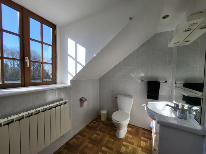 Image No.10-3 Bed House for sale