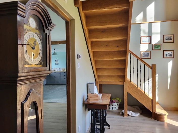 Image No.10-7 Bed Property for sale