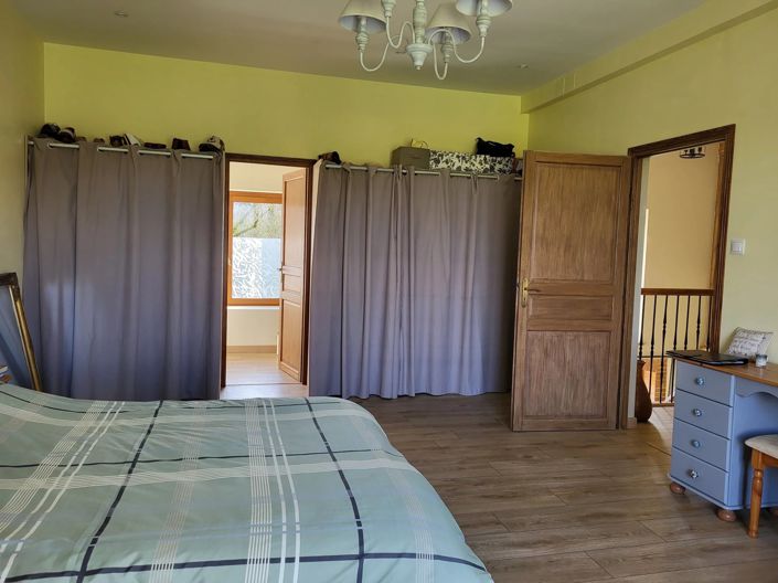 Image No.19-7 Bed Property for sale