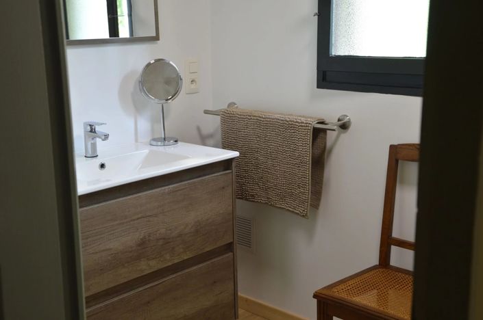 Image No.22-8 Bed House for sale