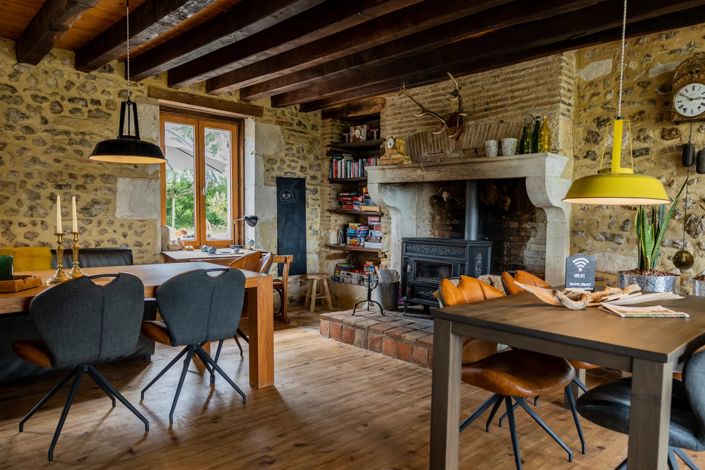 Image No.6-8 Bed House for sale