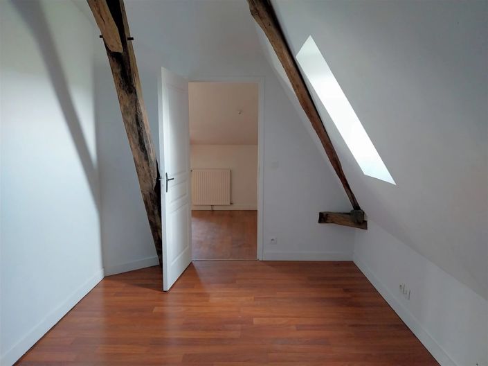 Image No.9-7 Bed House for sale