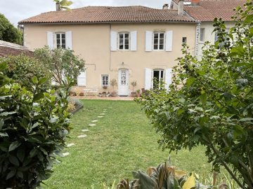 1 - Chef-Boutonne, Townhouse