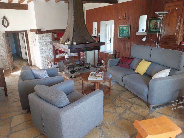 Image No.6-5 Bed House for sale