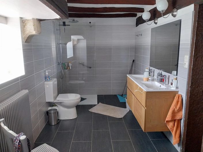 Image No.9-5 Bed House for sale