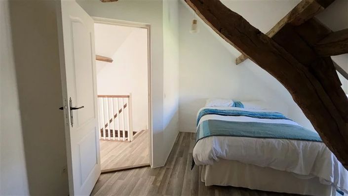 Image No.15-6 Bed House for sale