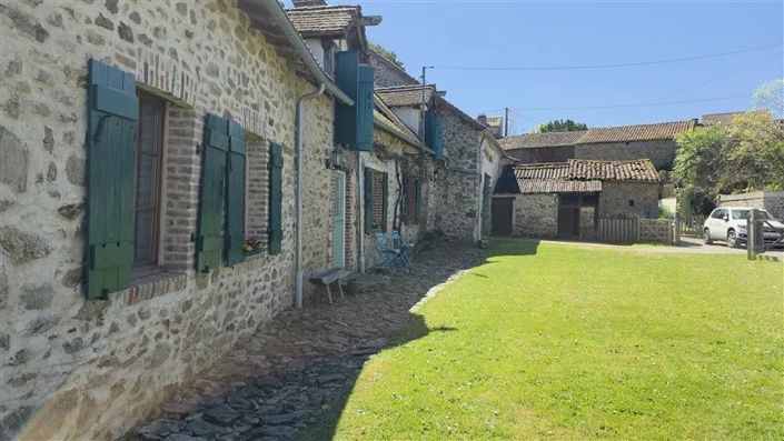 Image No.21-6 Bed House for sale