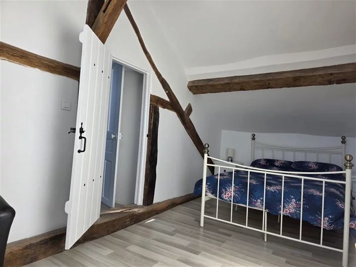 Image No.26-6 Bed House for sale