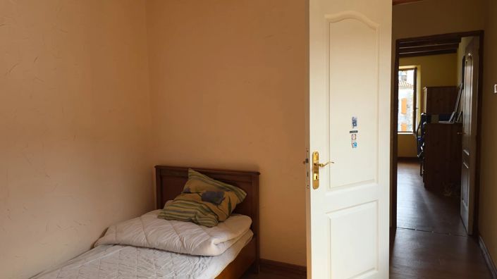 Image No.10-2 Bed House for sale