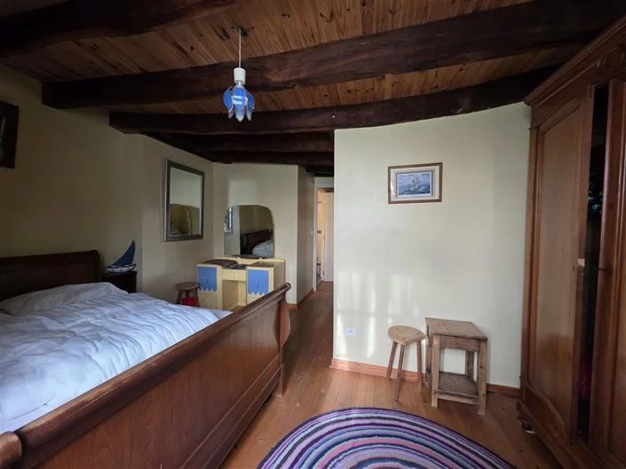 Image No.5-2 Bed House for sale