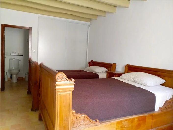 Image No.5-2 Bed House for sale