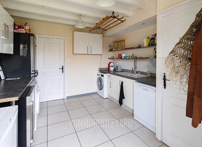 Image No.15-3 Bed House for sale