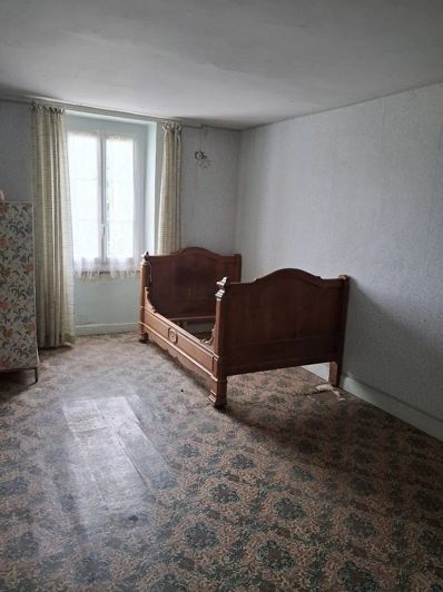 Image No.10-2 Bed House for sale