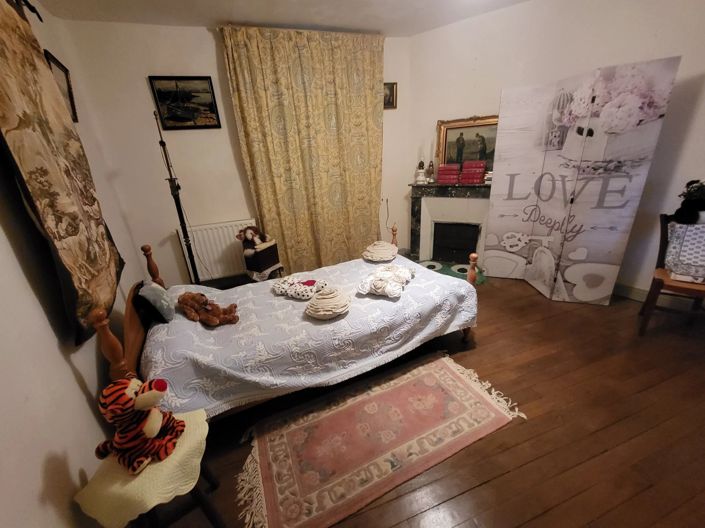 Image No.11-3 Bed House for sale