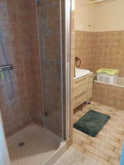 Image No.10-3 Bed House for sale