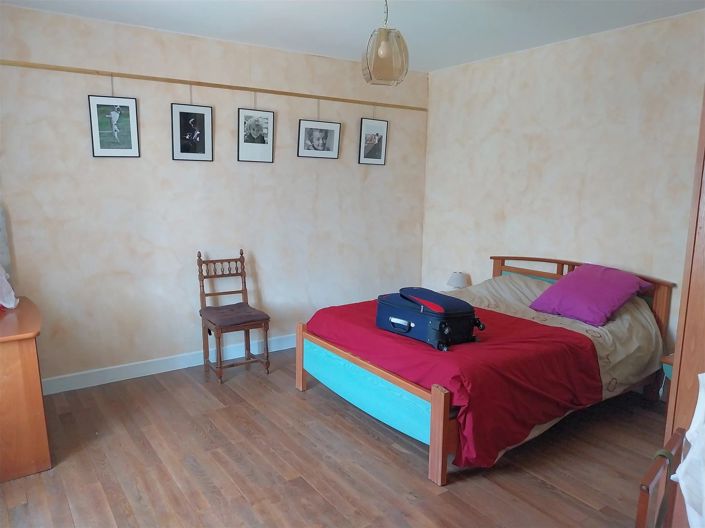 Image No.9-3 Bed House for sale