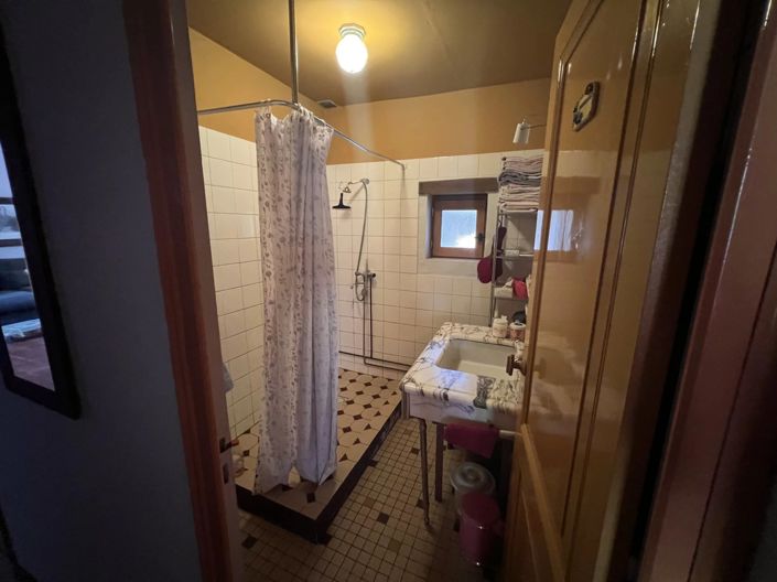 Image No.6-Farmhouse for sale