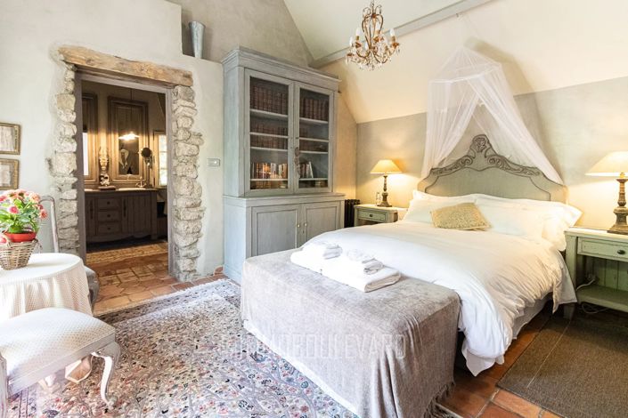 Image No.16-4 Bed House for sale