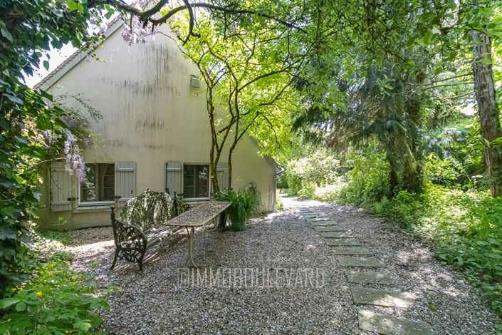 Image No.25-4 Bed House for sale