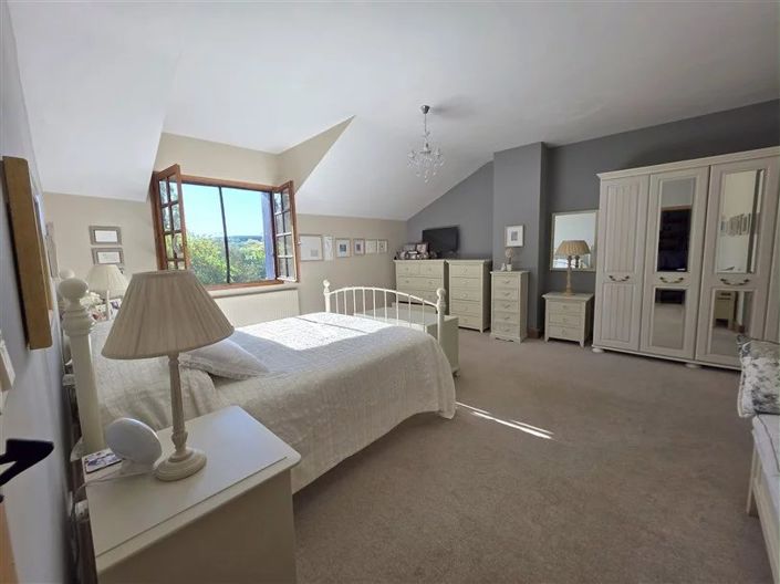 Image No.14-5 Bed Villa for sale