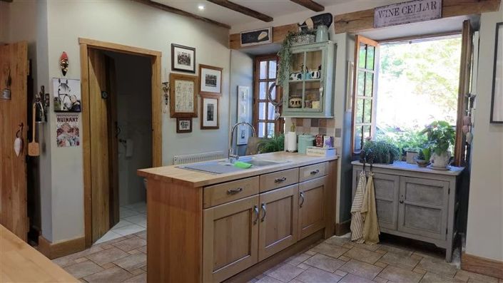 Image No.6-5 Bed Villa for sale