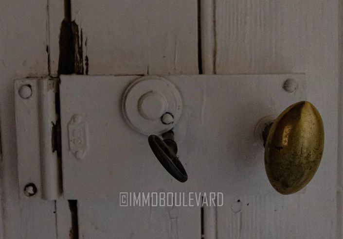 Image No.18-7 Bed House for sale