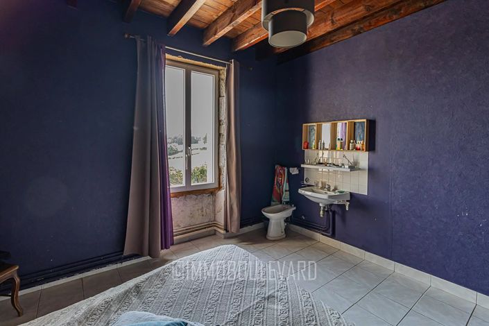 Image No.24-7 Bed House for sale