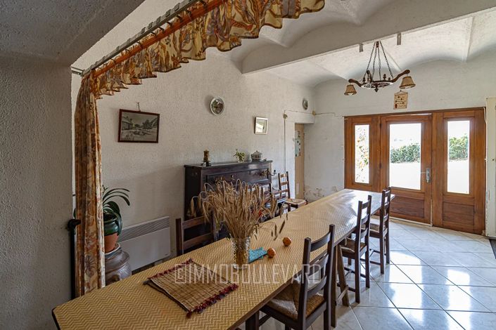 Image No.8-7 Bed House for sale